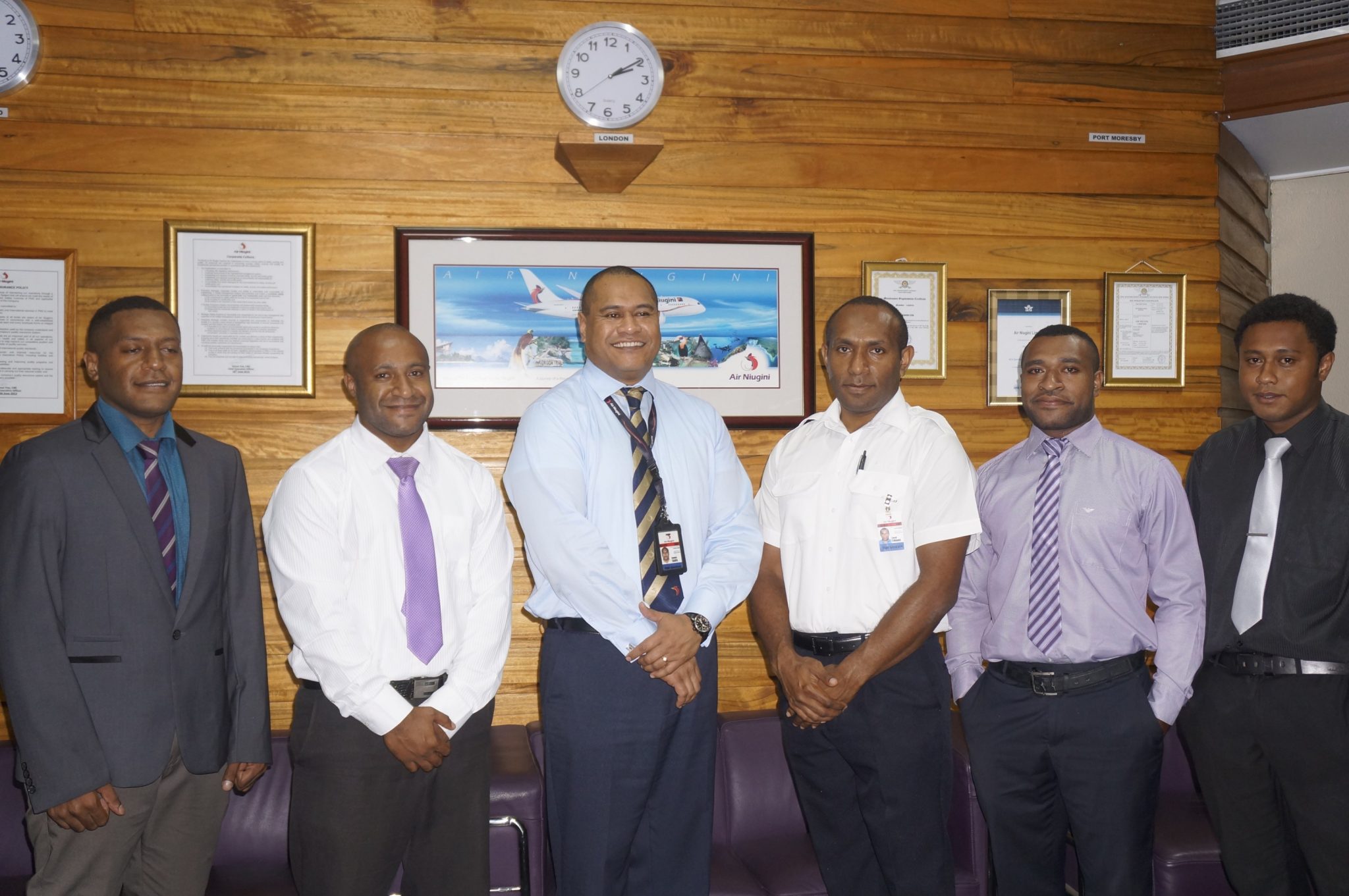 Air Niugini Pilot Cadets sign contracts